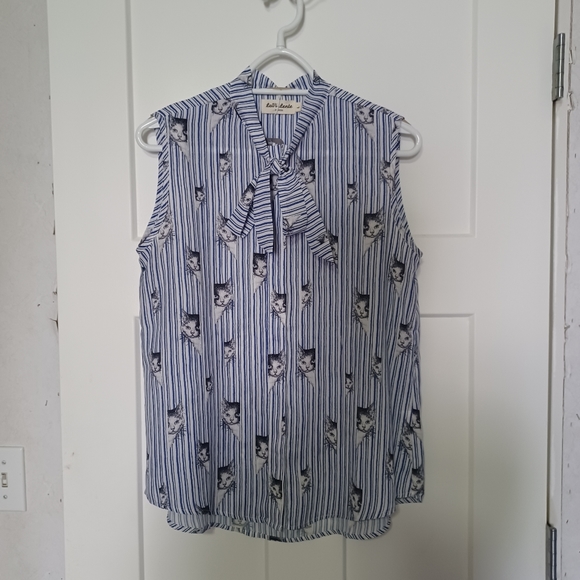 Ladies top - Picture 2 of 4